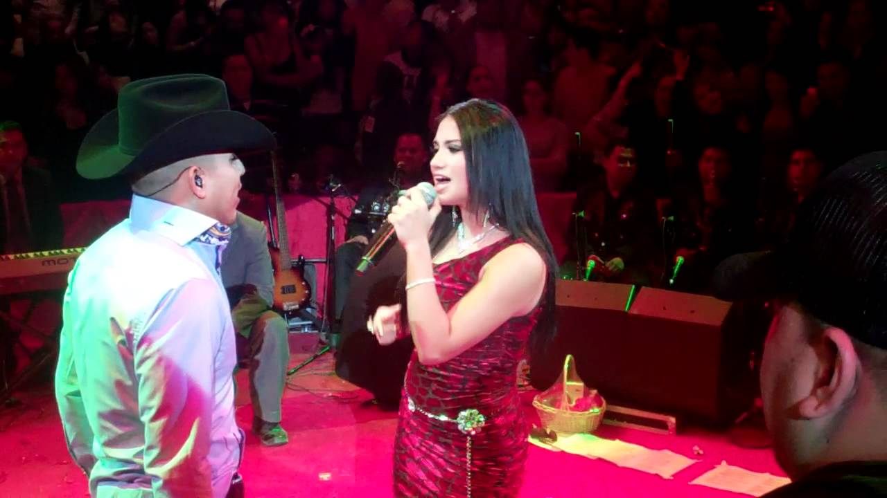 Espinoza Paz / Lluvia Vega -¿Qué Me Vas A Decir Si Vuelvo? (Live)