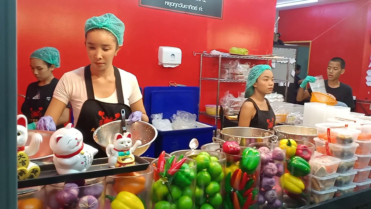 ร้าน after yum...ยำคอนโดมากกว่า 100 กล่องยังไม่พอ