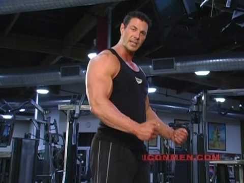 posing for instagram Christian Boeving - Cable Curl (Bodybuilding)