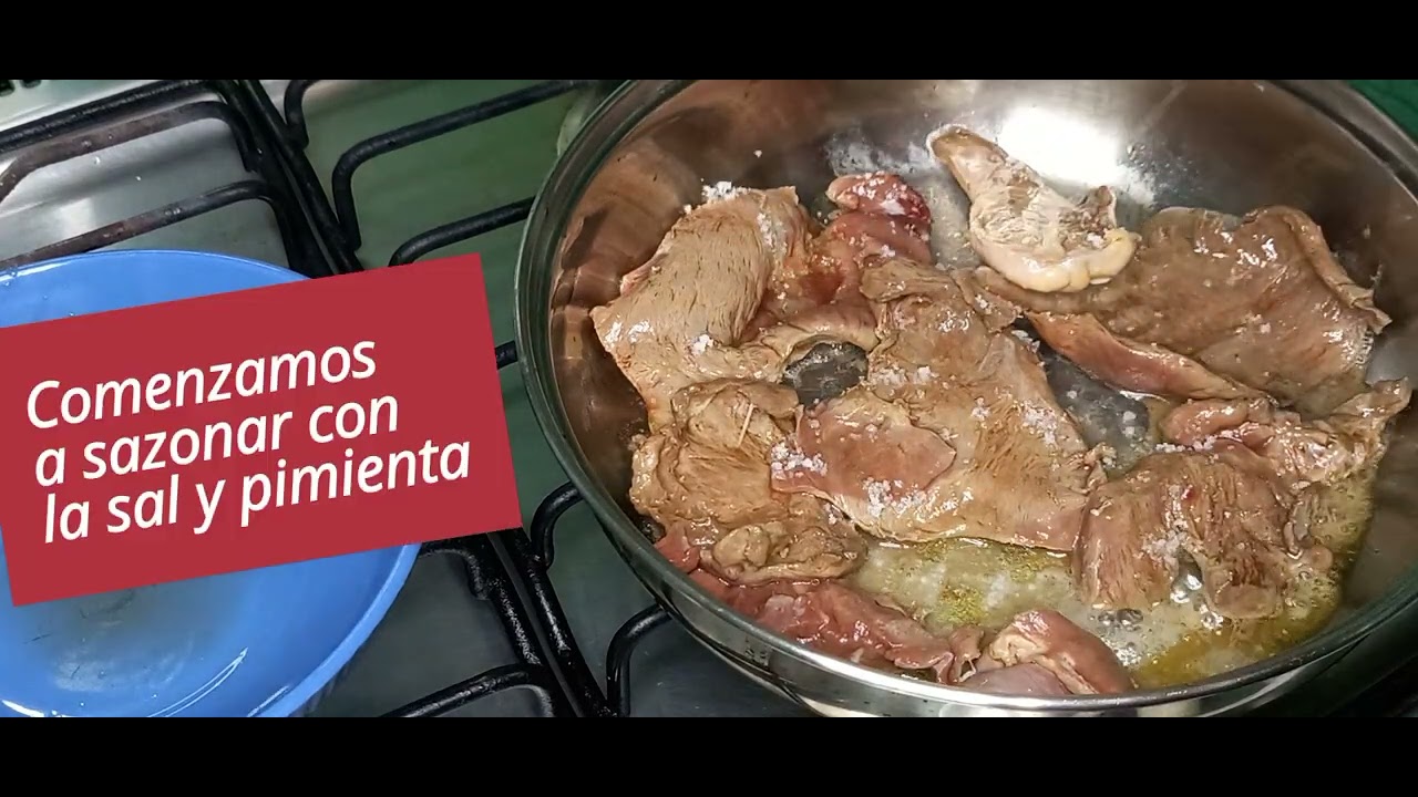 Corazón de res encebollado