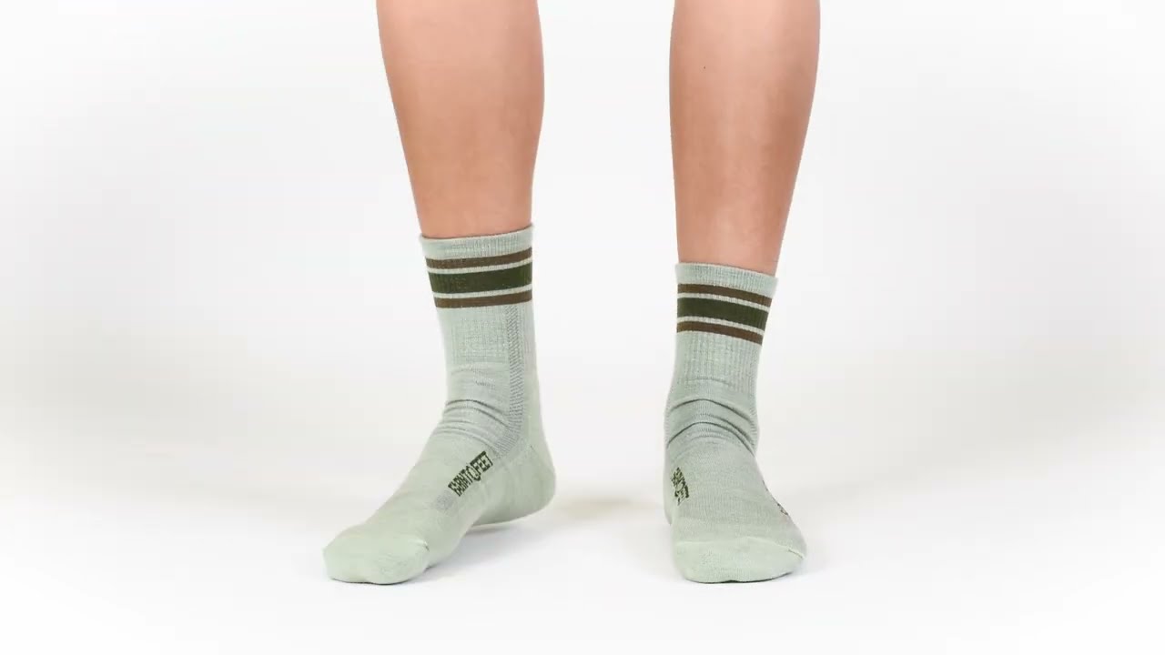 Preview of Farm to Feet Outdoor Trail North Conway Light Cushion 3/4 Crew Socks Video