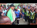 MAPOKEZI YA RIO FERDINAND AIRPORT NI KUFURU | TAZAMA UMATI WA WATANZANIA WAKIIMBA KWA FURAHA