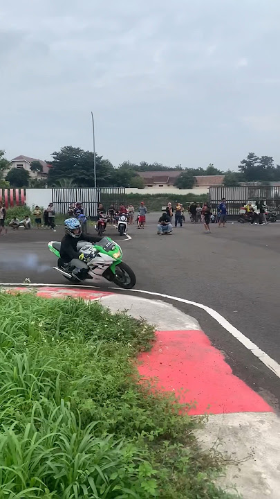 NINJA RR NEW CORNERING #ninjarr #ninjass #ninja #kawasaki #cornering #roadrace #trackday