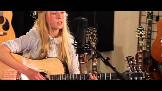 Video voorbeeld van "Billie Marten - Book of Love (Magnetic Fields cover) - Ont' Sofa Gibson Sessions"