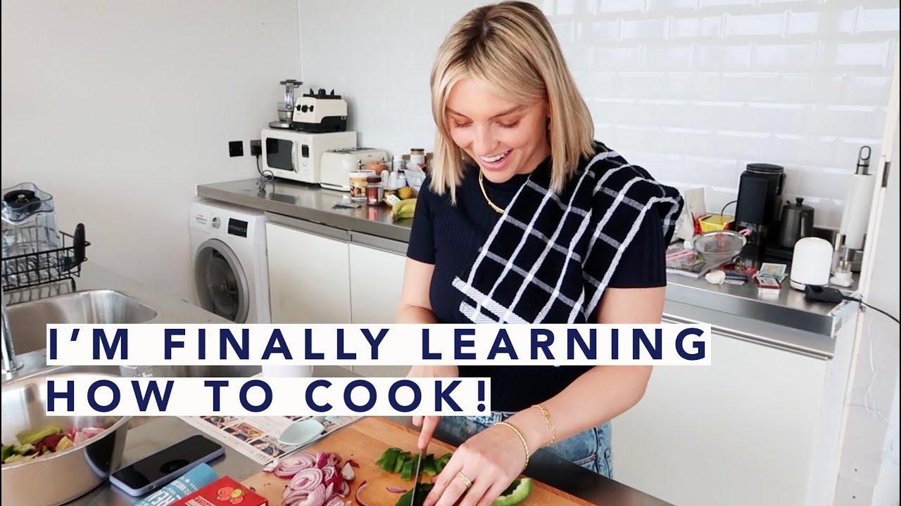 AD / LEARNING HOW TO COOK! | Estée Lalonde