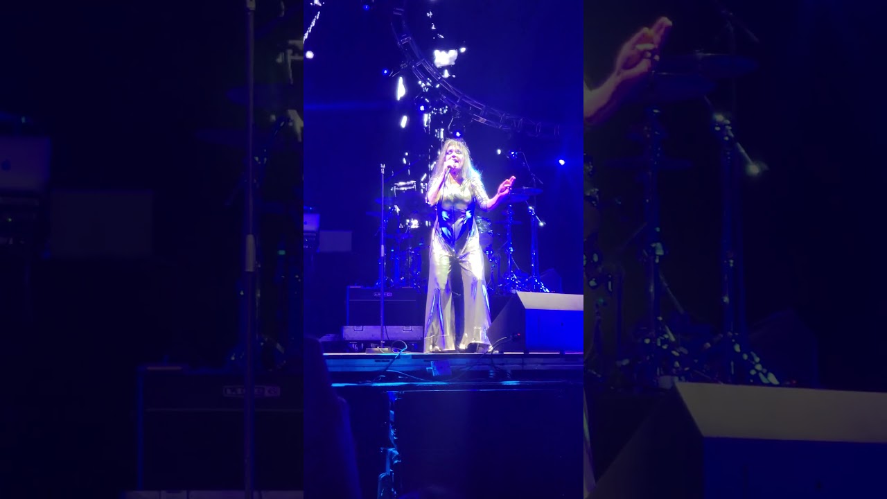 Siouxsie Sioux - spellbound intro 2023 - Good quality. 