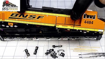 Sound decoder installation HO MTH Dash-9 Part 1