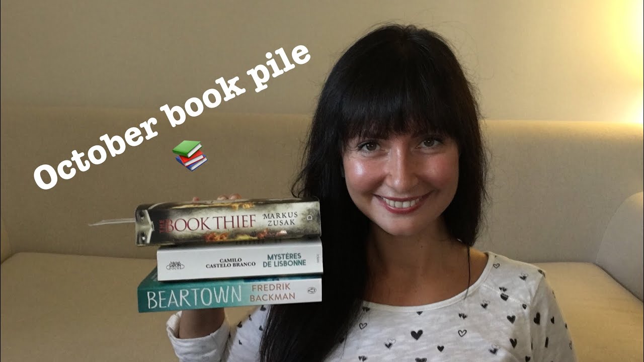 October book pile/Ellen Khodakivska