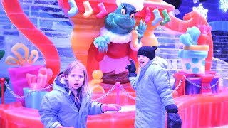 A COLD 'How The Grinch Stole Christmas!' Ice Sculpture Exhibit