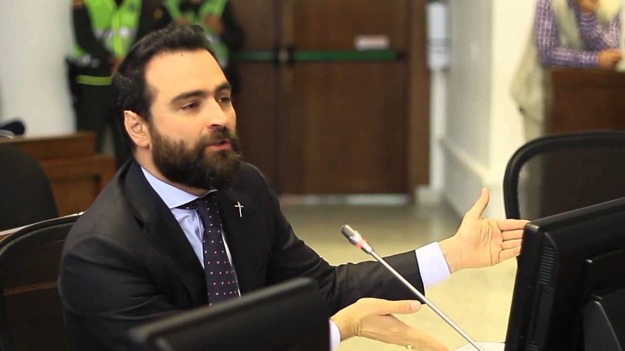 En Medellín ha hecho falta más poder duro.