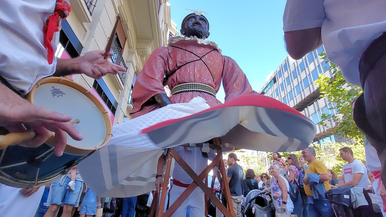 Gigantes Pamplona. Iruñeko erraldoiak. Dantza Iruñatik. San Fermin txiki 2023.