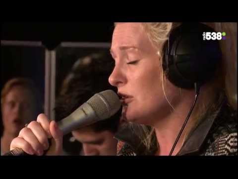 Miss Montreal - Bed Of Roses | Live bij Evers Staat Op