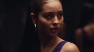 Cassie and Maddy carnival mirror scene