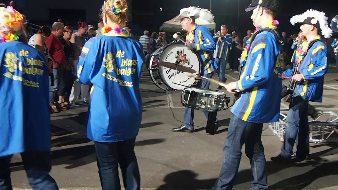 Feestkapel De Blaasbalgen - Het dorp - Taptoe Tiel 2016