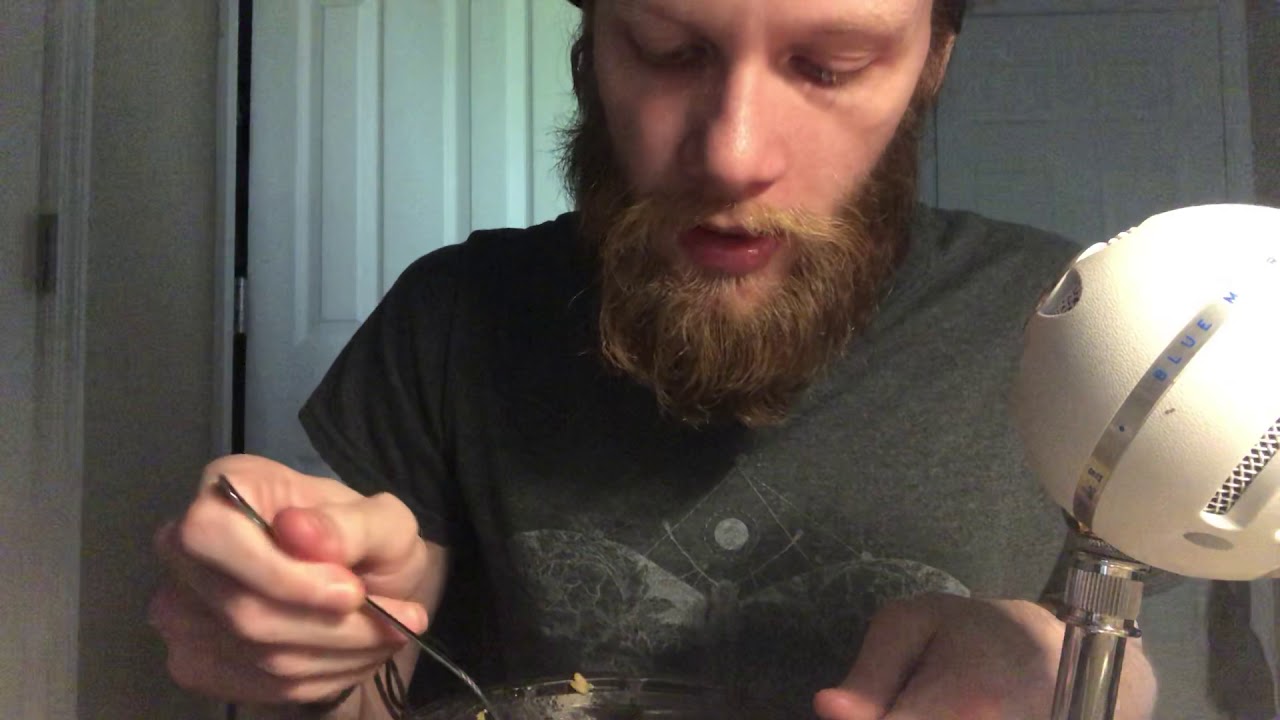 ASMR - Eating Chicken Fried Rice/Whisper #284