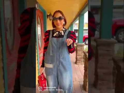 Video: Fashionable zoo nrog denim overalls