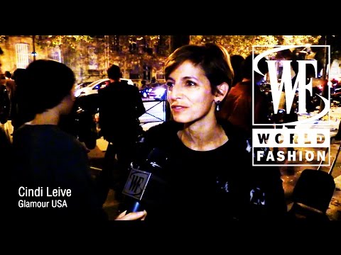 Video: Svadobné šaty Na Givenchy Show V Paríži
