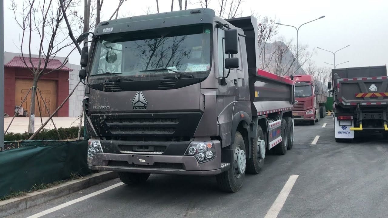 Sinotruck Howo 8x4 dump truck for Vietnam