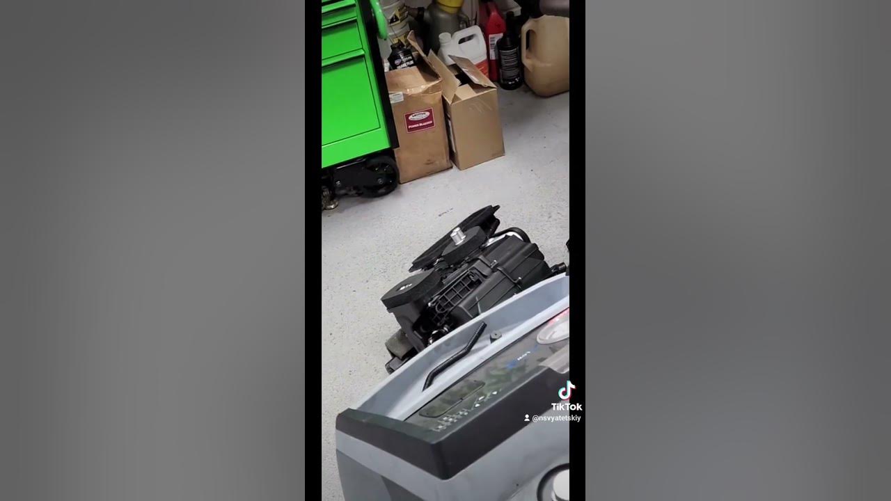 Nissan Rogue heater core replacement - YouTube