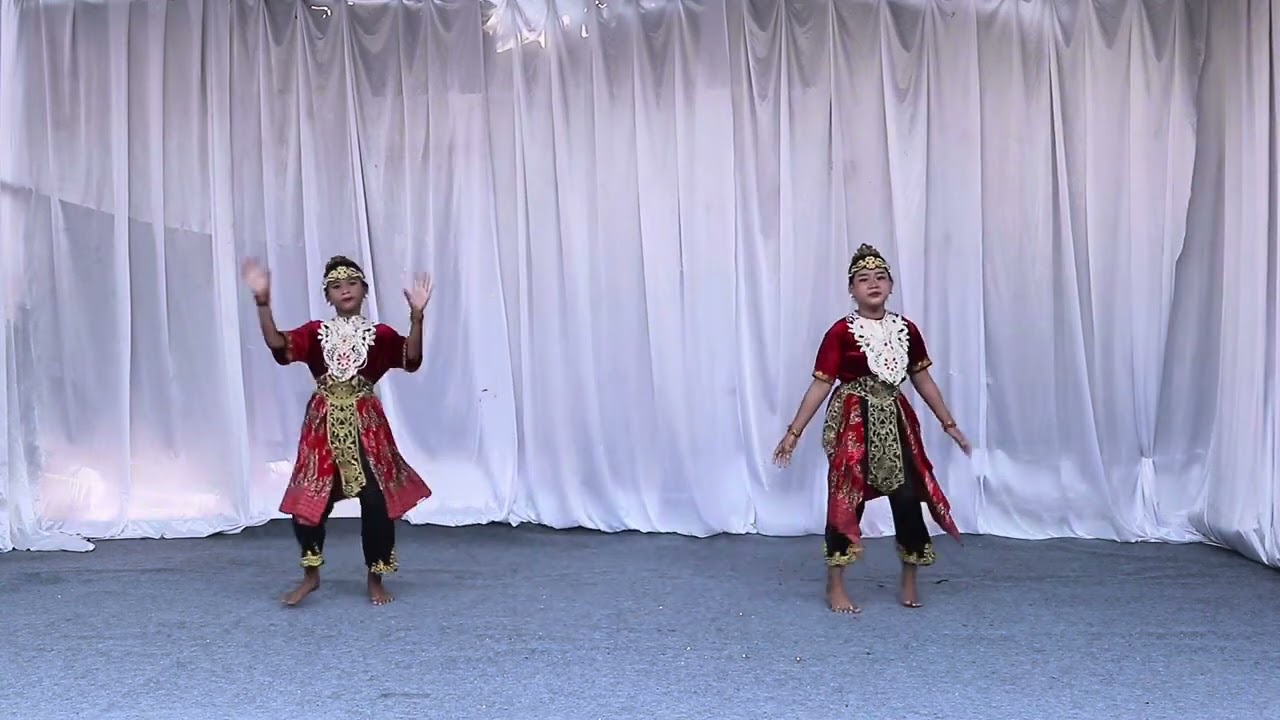 Tari Gandrung Bandung (Tari Kreasi Jawa Barat) Sanggar Tari Chandra Permata - Kategori Kelompok