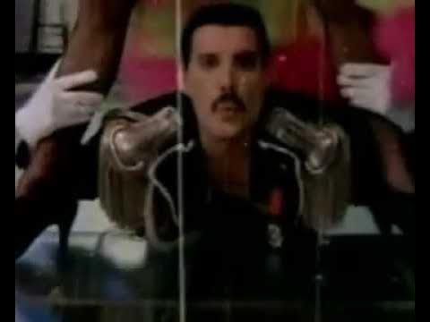 Freddie Mercury - Living On My Own (Official Video Remastered) 