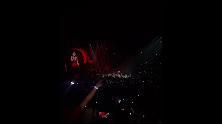 Elvana Gjata Si Na dekada #elvanagjata #albanianmusic #dekada #albania #kosovo #elvana #shqip