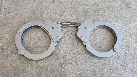Peerless 730 Superlite Aluminum Handcuffs