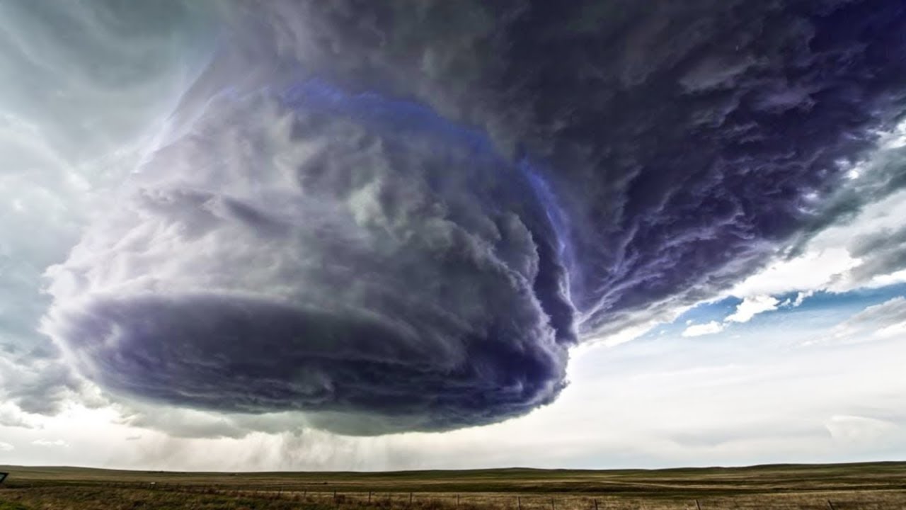 Als je dit in de Lucht Ziet kan je Beter Hard Wegrennen