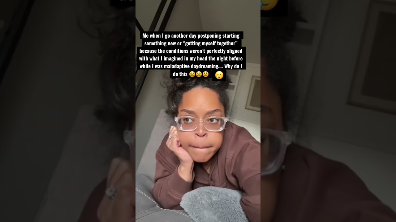 IDK who to slap 😒 