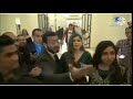 ڤيديو لاحمد زاهر وهو يخلص ابنته ليلى من تحرش المعجبين وينفعل عليهم ڤيديو لاحمد زاهر وهو يخلص ابنته ليلى من تحرش المعجبين وينفعل عليهم