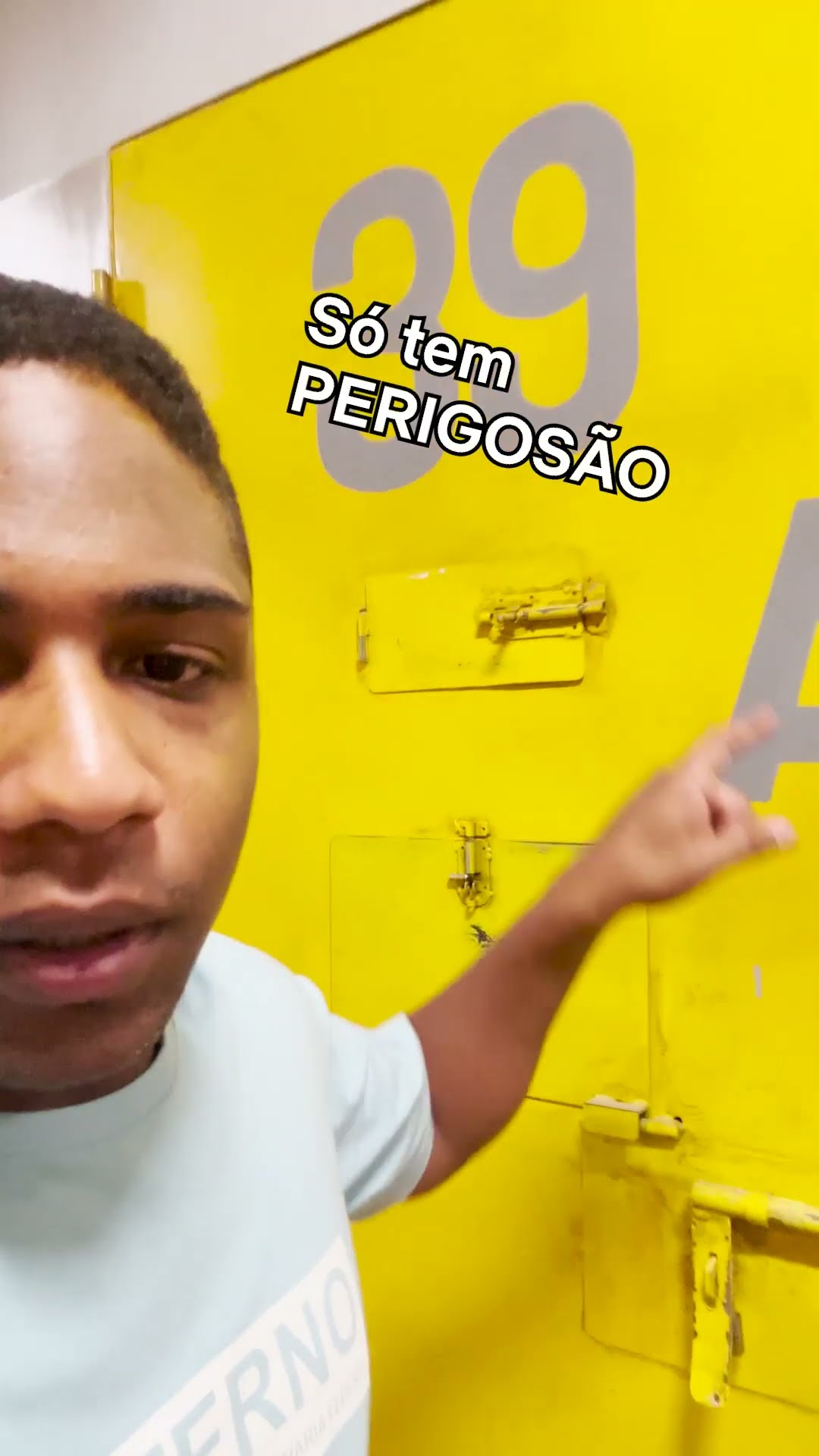 Um dia na prisão com o Nando ? #Sintonia