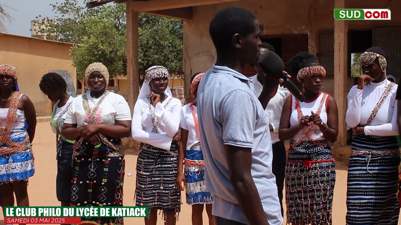 La prestation exceptionnelle du club philo du Lycée de Kartiack lors de ses journées culturelles