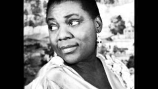 Video thumbnail of "Bessie Smith-A Washer Woman's Blues"