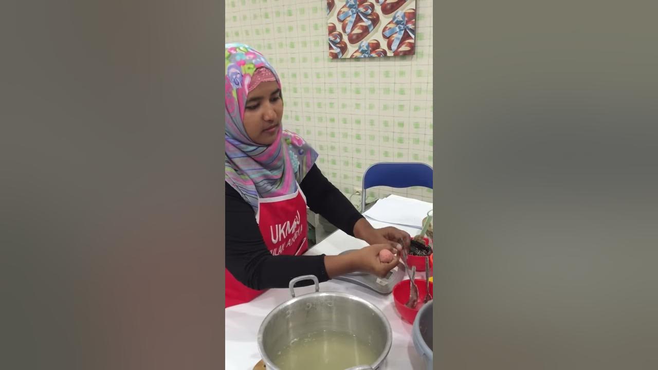 Cara Mencetak Bakso di Kursus Bakso UKMKU