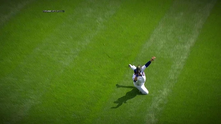 PIT@CHC: Sweeney robs Marte of a hit in center field