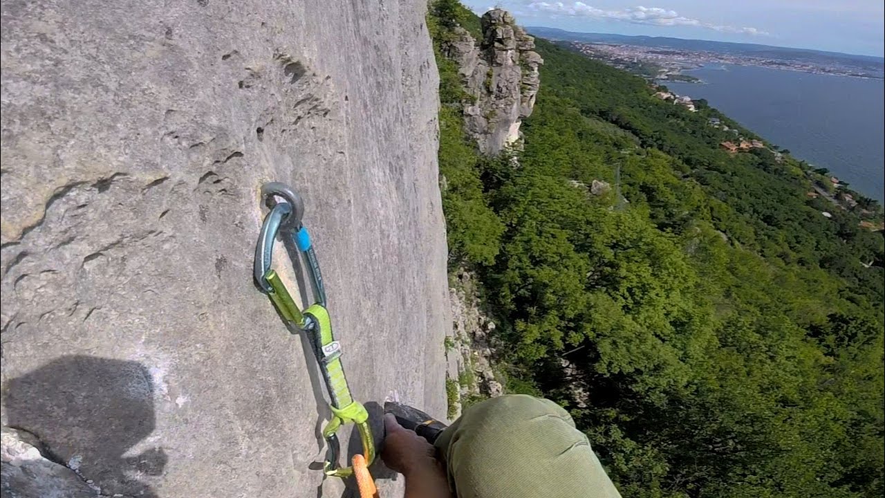 Parallele, Brodo way 6c (~5.11b) | Free Climbing | Italy, Karst, Napoleonica