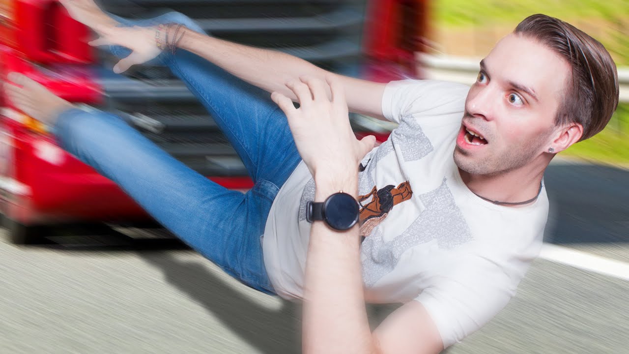 ВЫПАЛ ИЗ АВТОМОБИЛЯ | Zach King Parody