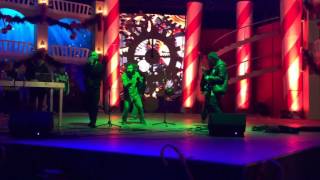 Kung Fu Junkie - This Is Not A Love Song