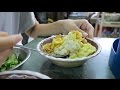 Eating Xoi Xeo at Xoi Yen | Hanoi Vietnam