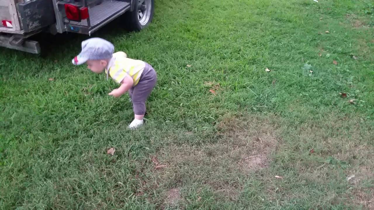camera iphone 8 plus apk Lucas walking with his train hat on