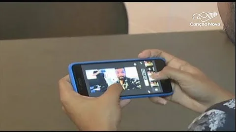 Por que jovens gostam tanto de usar as redes sociais?