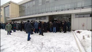 видео: Больше тысячи человек пришли проститься с погибшими пожарными картинка: Больше тысячи человек пришли проститься с погибшими пожарными