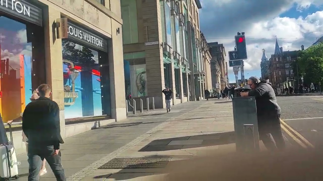 Edinburgh bus station 🚉🚉🚉🚉🚉🚉🚉