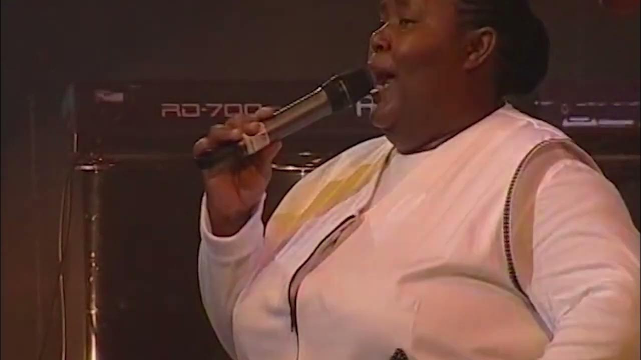 Hlengiwe Mhlaba – Ziyamazi Umelusi (Live Performance) Hlengiwe Mhlaba – Ziyamazi Umelusi (Live Performance)