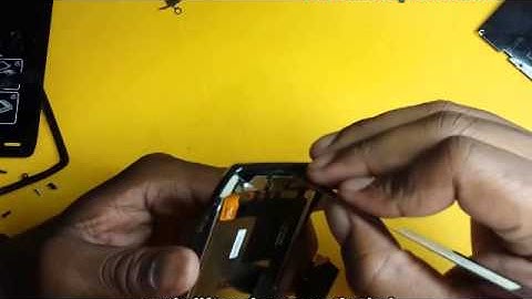 Motorola Droid 4 Repair - LCD Removal