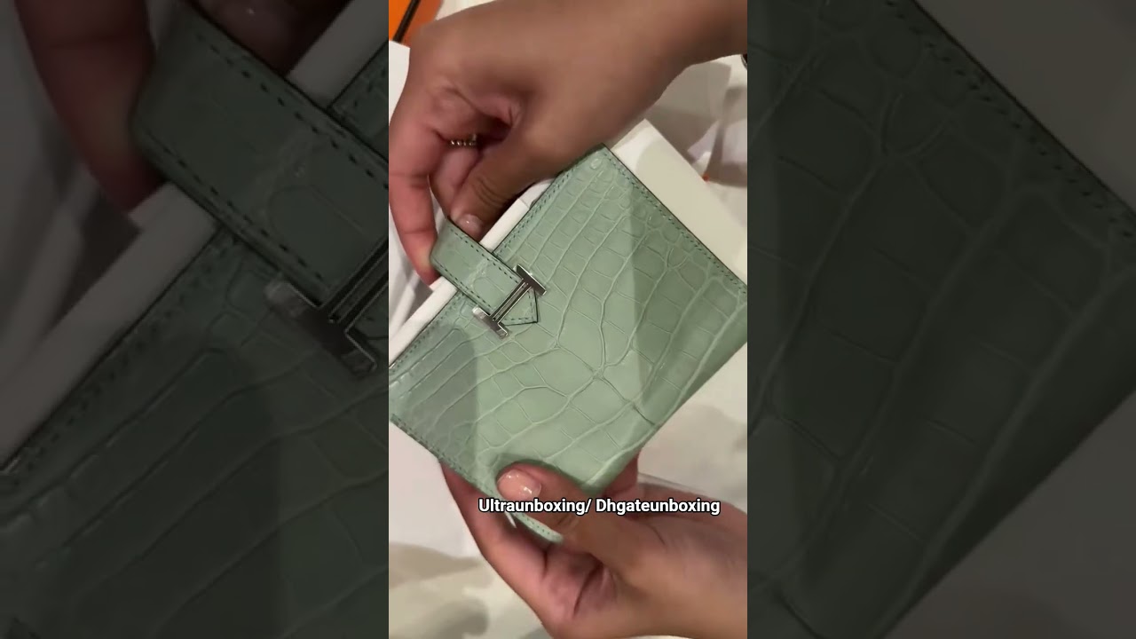 unboxing my new Hermes bearn wallet for spring😍soo pretty ♥️ link on my bio