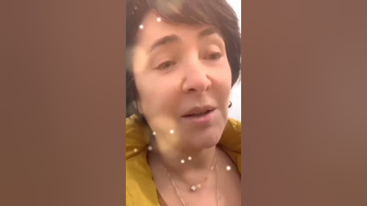 Лолита покинула Россию после отмены её концертов