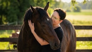"Beim Pferd "cinematic Ambient orchestral Synthwave #music #horse sicherer Ort bei ihm finde ich Ru