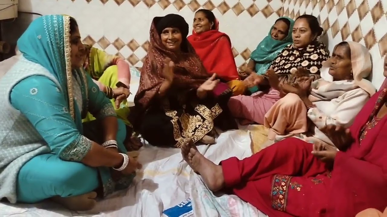 नन्ही नन्ही बूंद पड़े ए खाटू मै मेरा तन मन भीज गया ए खाटू मै जब म्हारे बूढ़े धोकन चाले पगड़ी भीज गई 