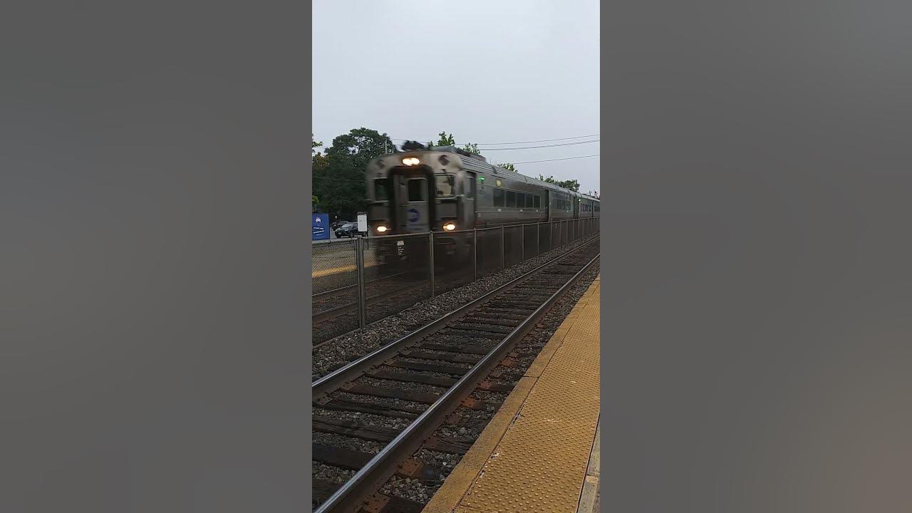Hoboken Bound Metro North Comet V train bypassing Ramsey YouTube